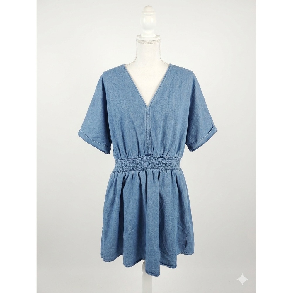 Cupshe Blue Chambray Denim Romper V-Neck Smocked‎ Waist Short Sleeve NWT 1350